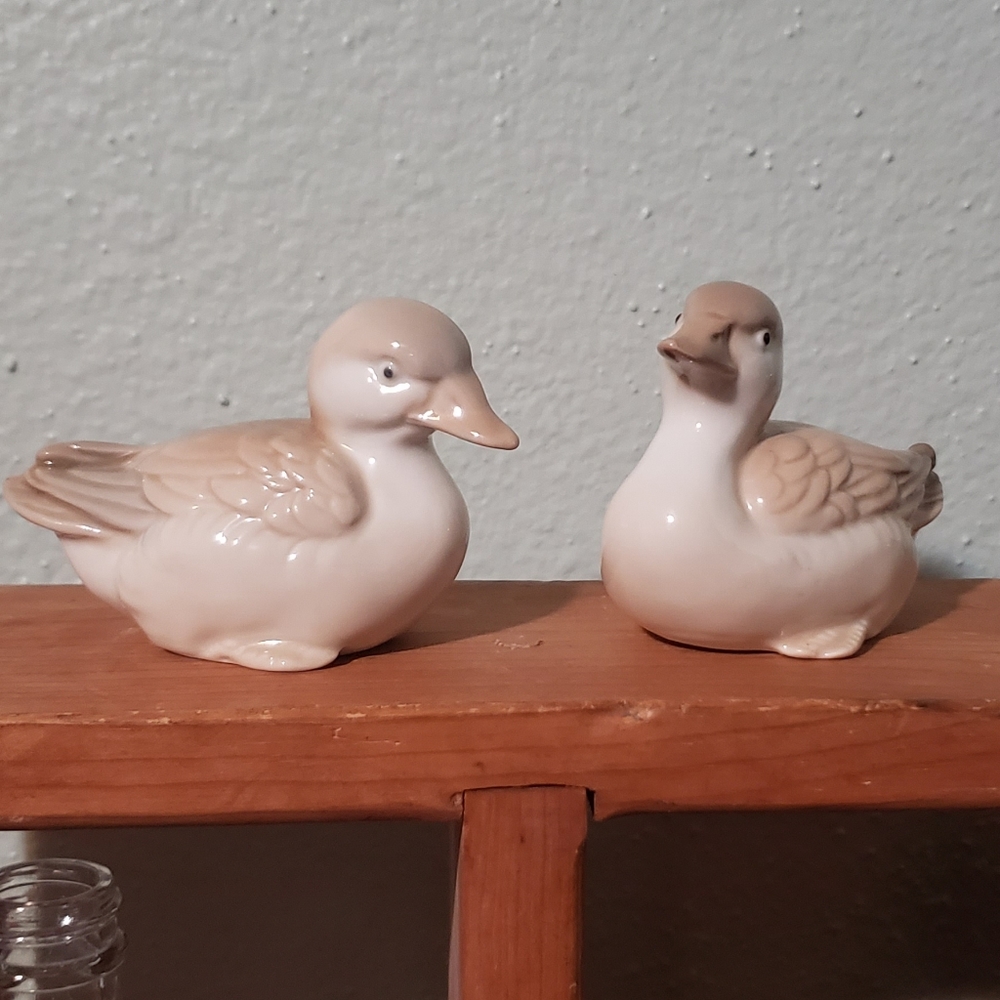 Cute Vintage Off White Duck Figurine Pair